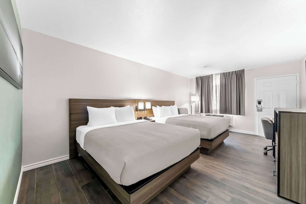 Room, 2 Queen Beds, Non Smoking (Efficiency) - Photo 2