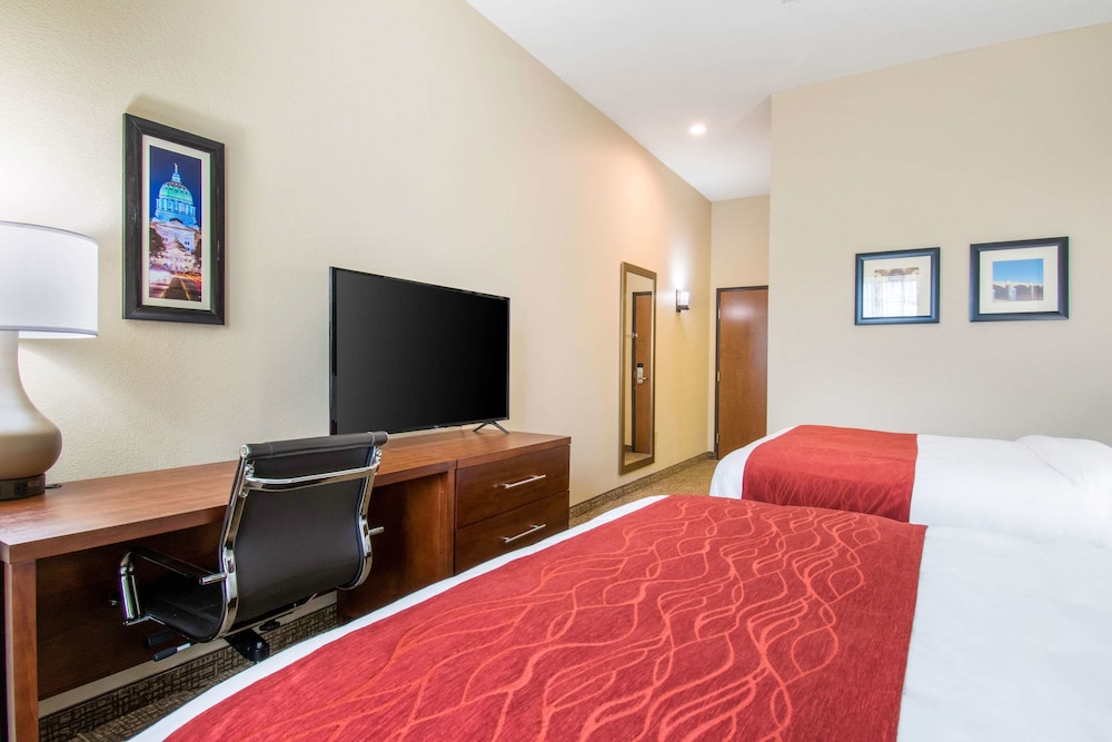 Standard Room, 2 Queen Beds, Non Smoking - Photo 4
