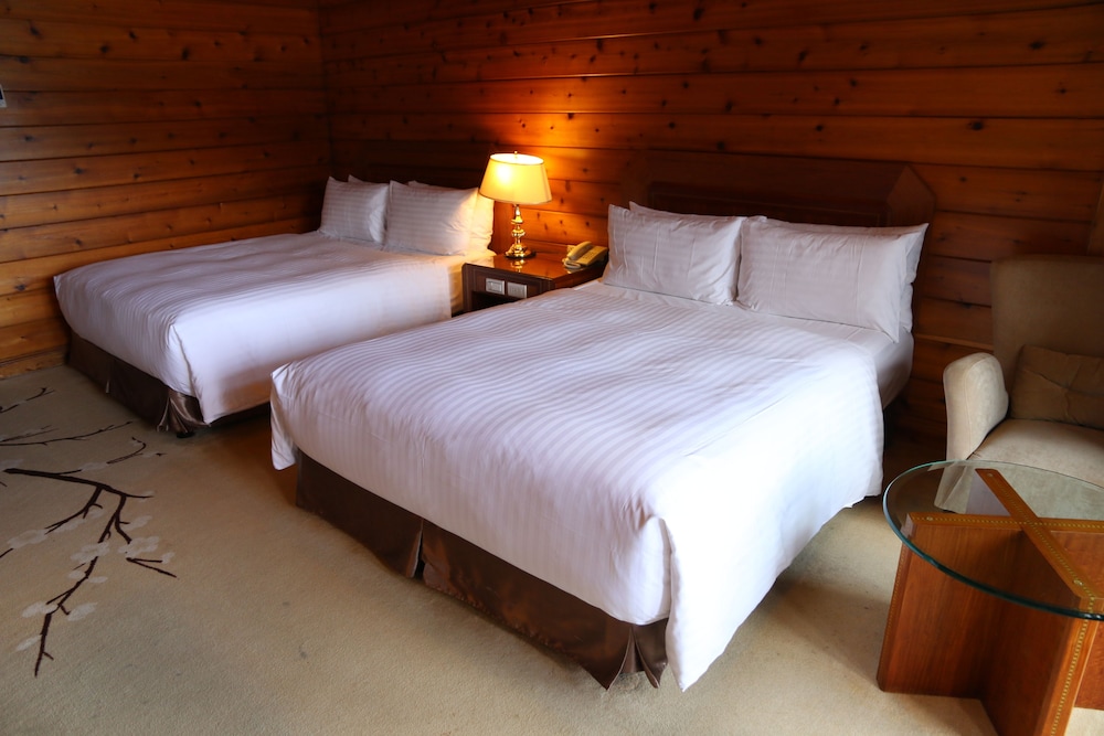 Deluxe Quadruple Room, 2 Double Beds, Balcony, Lake View photo 2