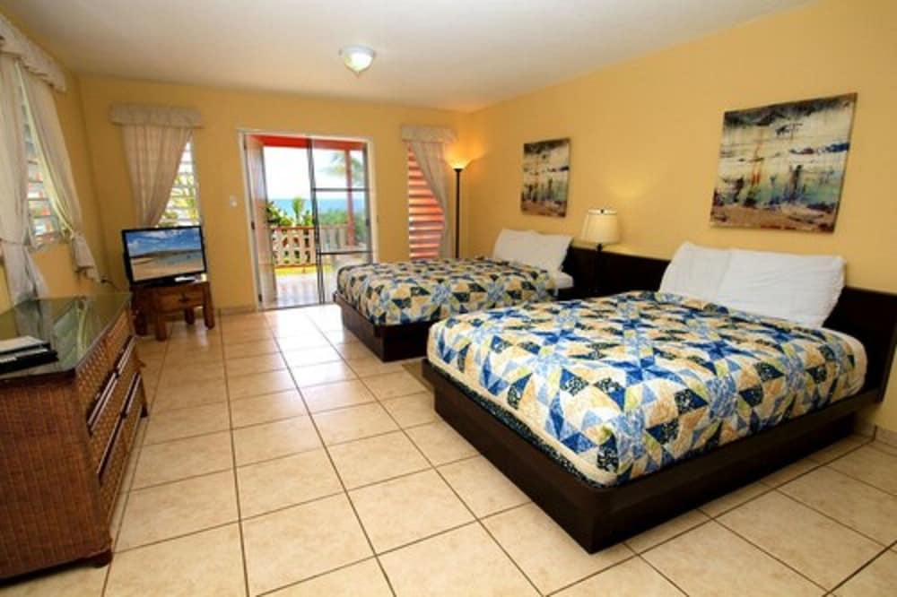 Superior Room, 2 Queen Beds, Kitchen, Beachfront