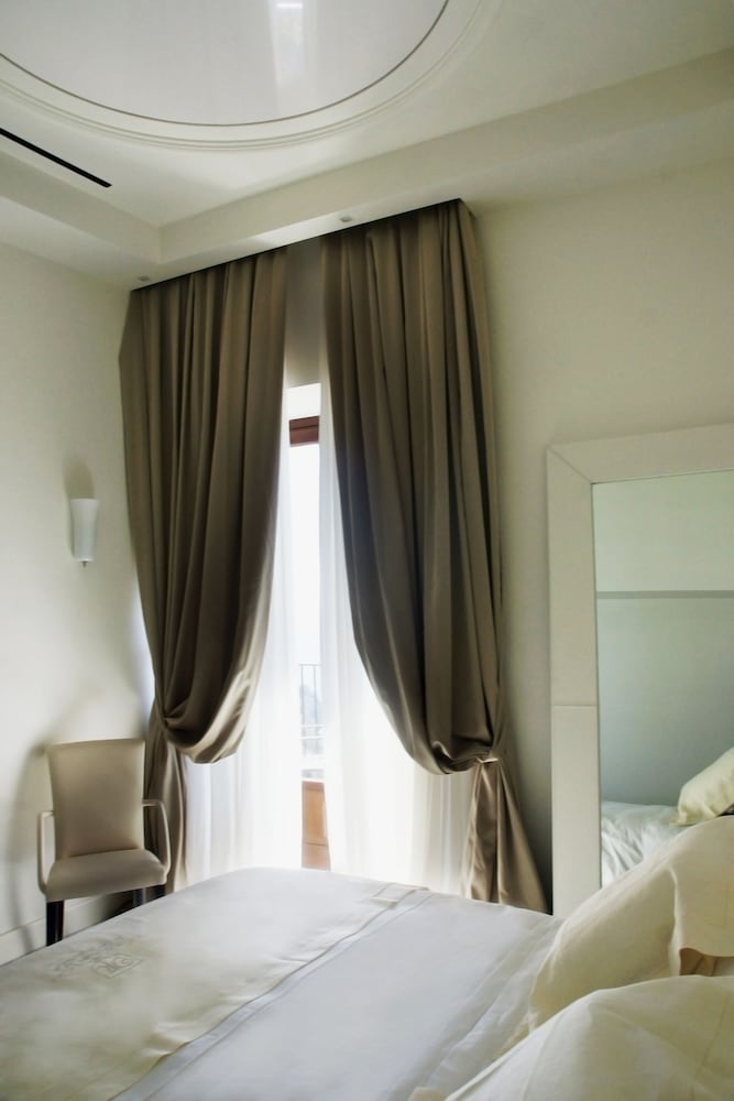 Deluxe Room, Sea View - Photo 2