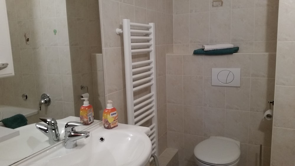 Single Room photo 3