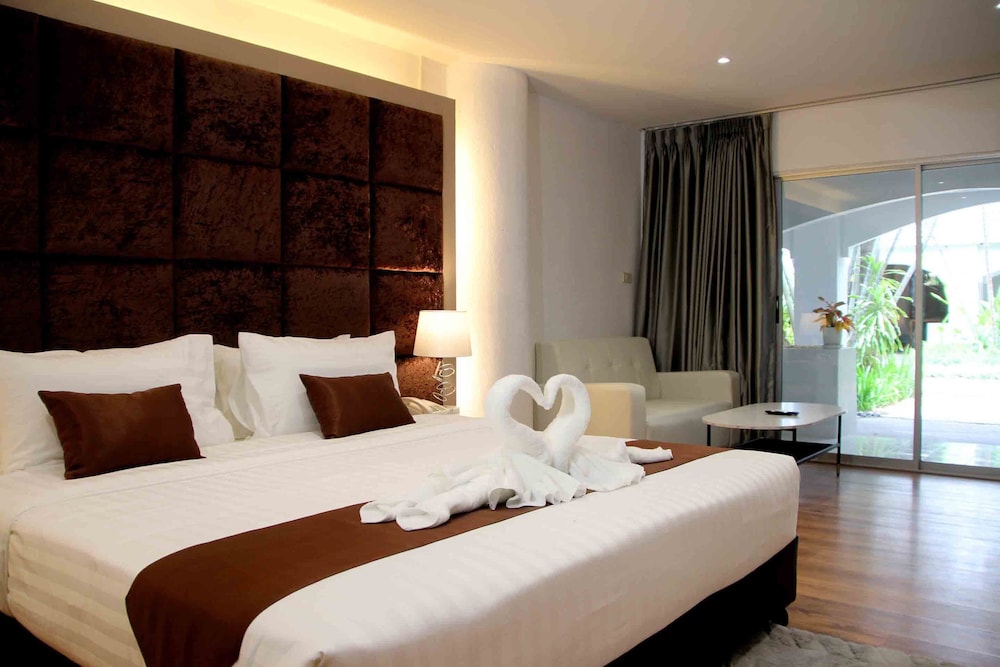 Deluxe Double Room - Photo 15
