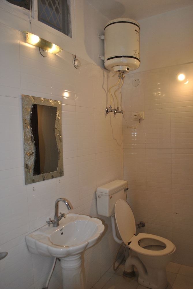 Family Room - Photo 15