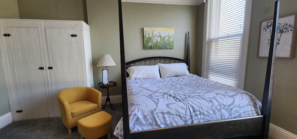 Single King - Room 8 photo 2