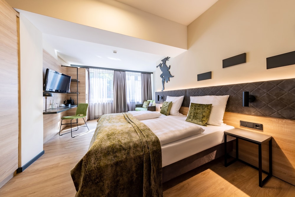 Superior Room, 1 Queen Bed photo 2