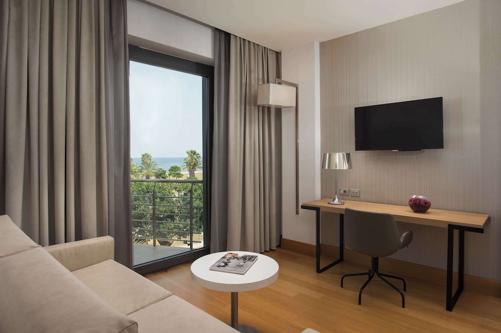 Junior Suite (View, Extra Bed 2 adults + 2 children)