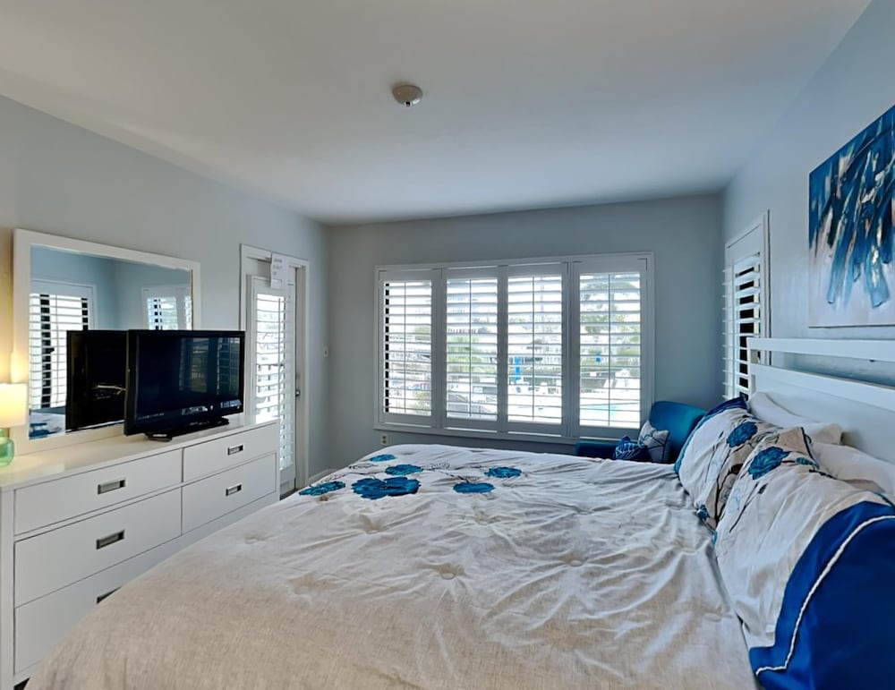 Condo, Multiple Beds, Pool Access, Pool View (#108 - No Pets Allowed) photo 3