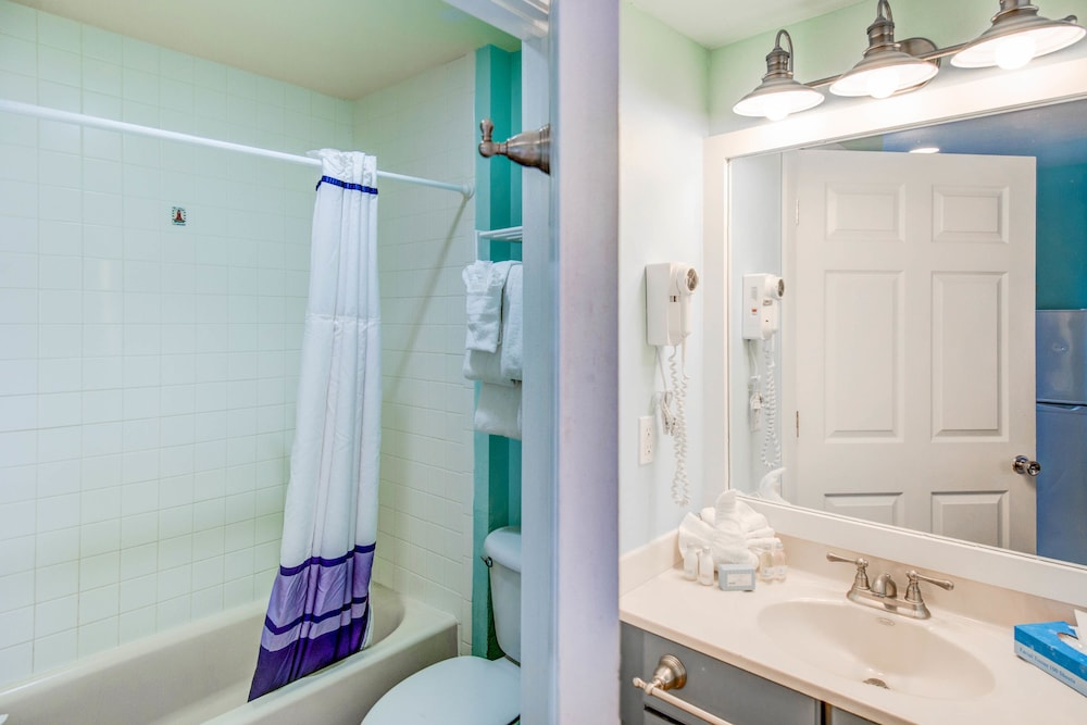 Business Suite, 1 King Bed - Photo 3