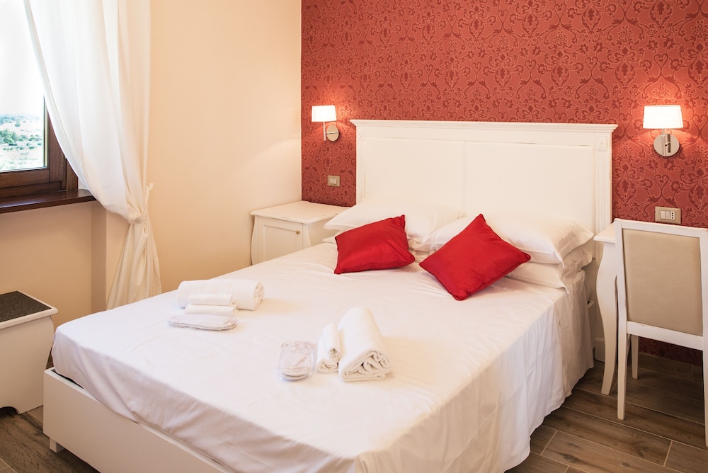 Double Room - Photo 8