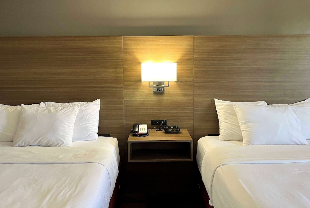 Room, 2 Queen Beds, Non Smoking - Photo 3
