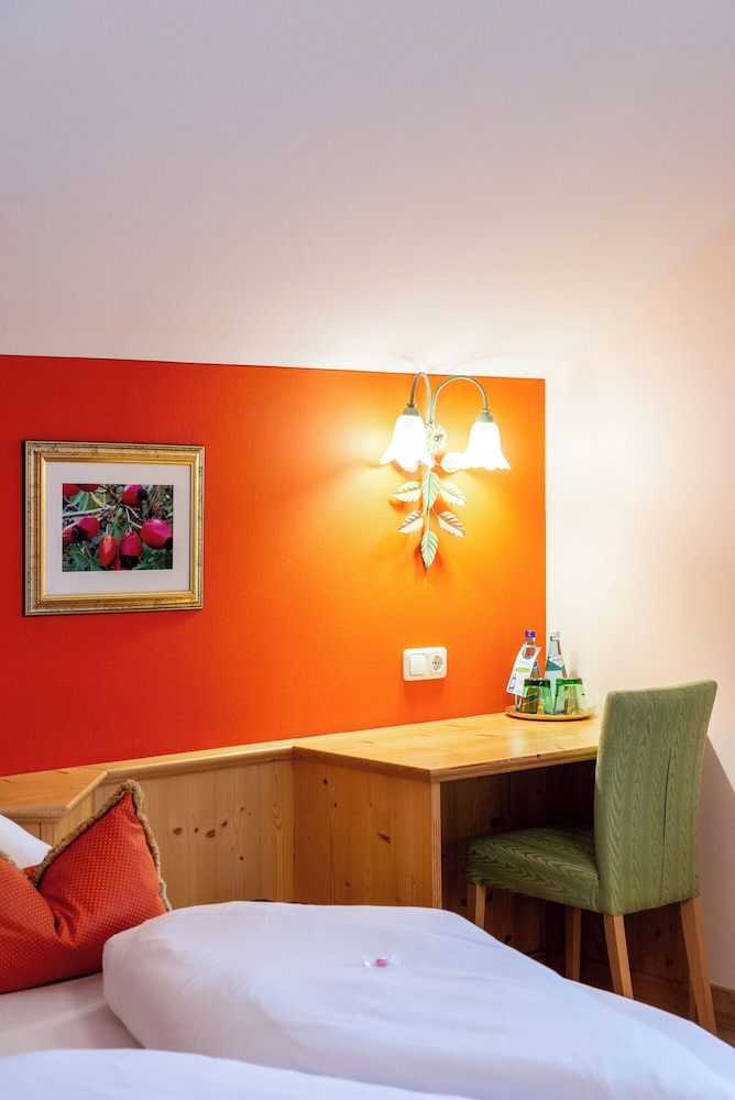 Standard Room photo 2