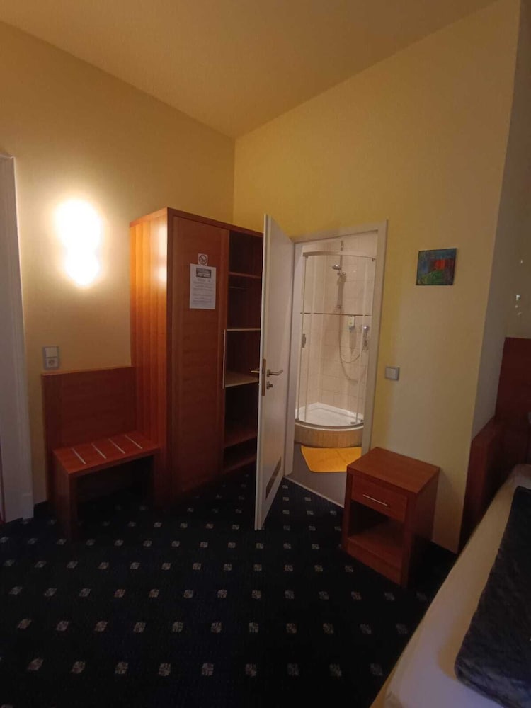 Comfort Room, Corner photo 3