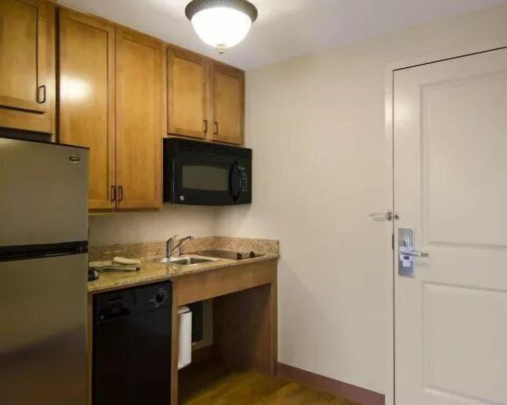 Studio Suite, Multiple Beds, Balcony photo 3