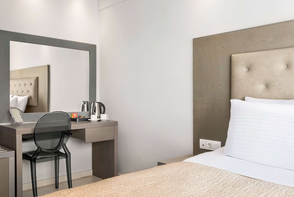 Design Room, 1 Queen Bed, Non Smoking (Standard), photo 6