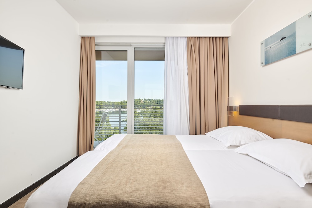 Premium room with balcony sea view - extra bed - Photo 2