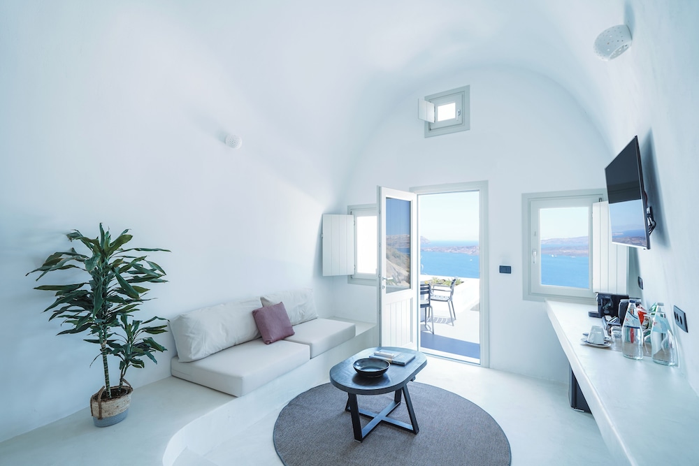 Honeymoon Suite - Photo 8
