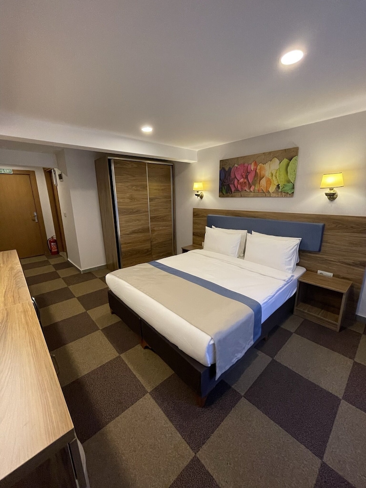 Standard Room - Photo 2
