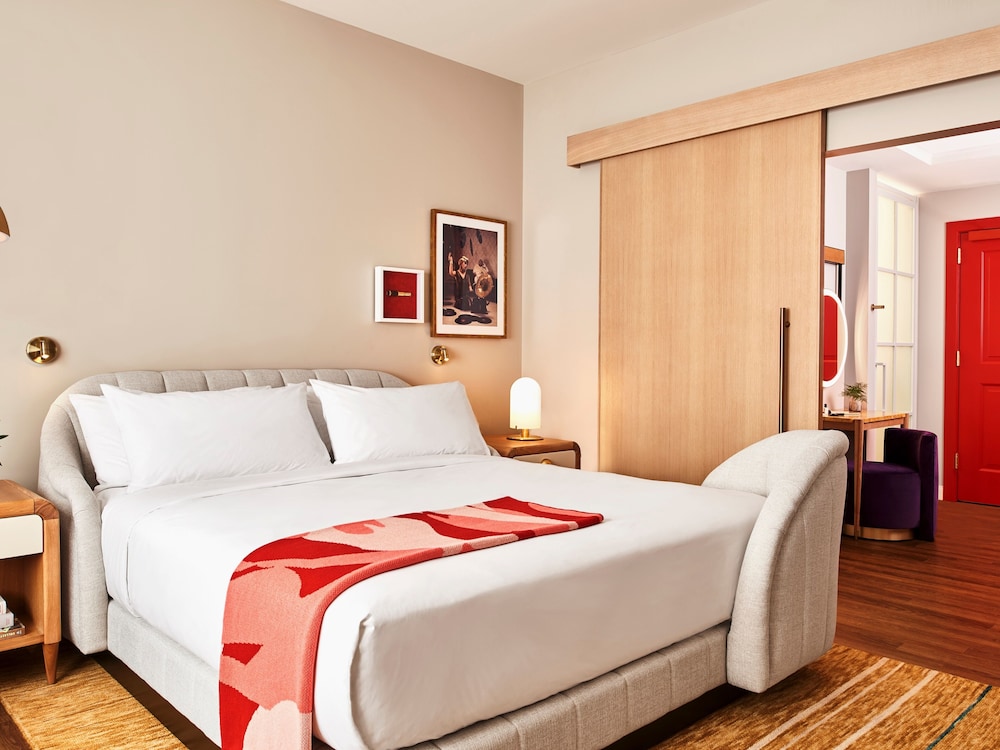 Grand Suite, Multiple Beds, City View - Photo 2