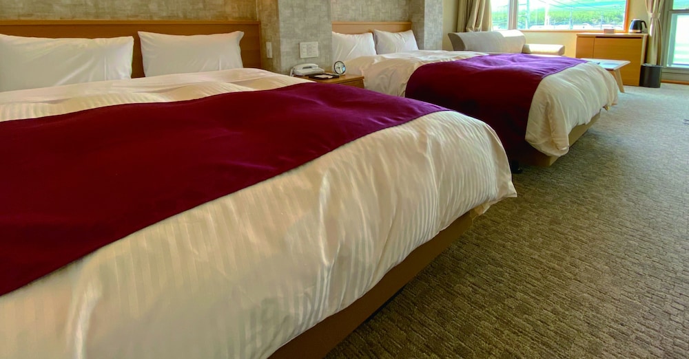 Deluxe Twin Room - Mountain View with Terrace (Corner Room, 34.33sqm)