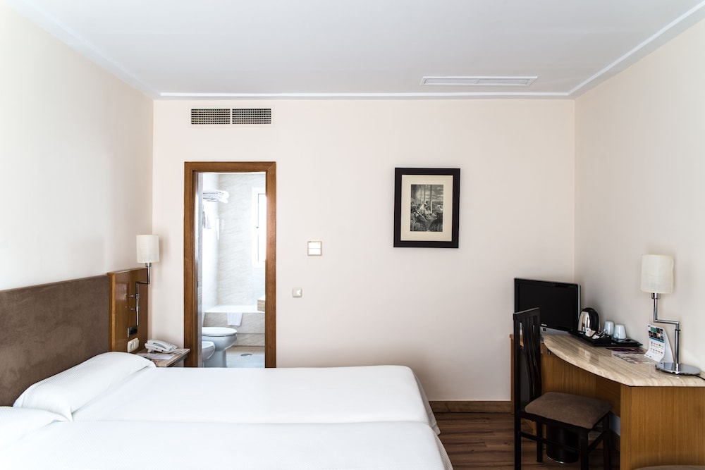 Superior Twin Room (Alhambra) - Photo 2