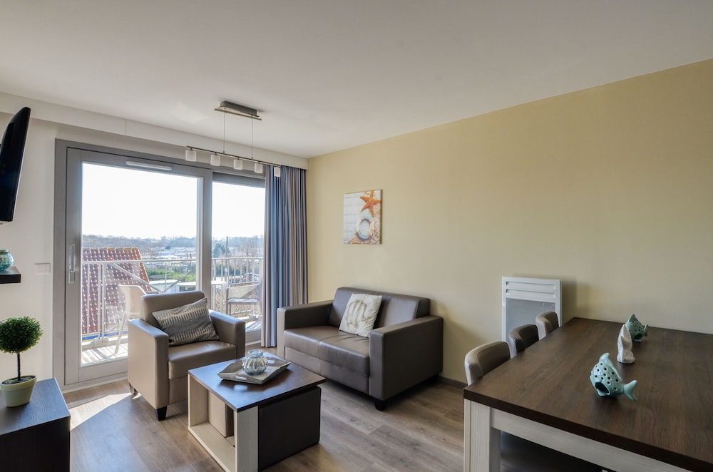Basic Apartment, 1 Bedroom, Balcony photo 2