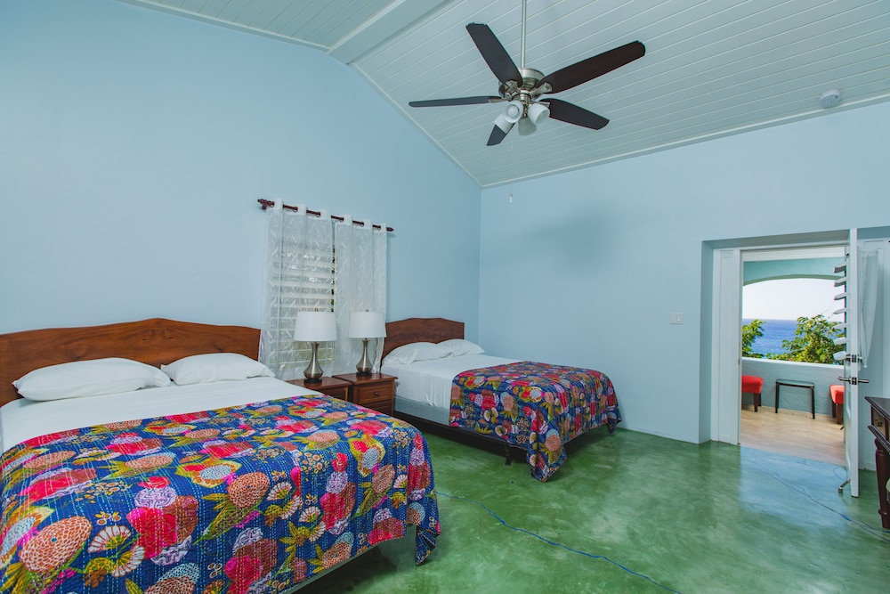 Signature Single Room, 2 Queen Beds, Balcony, Ocean View