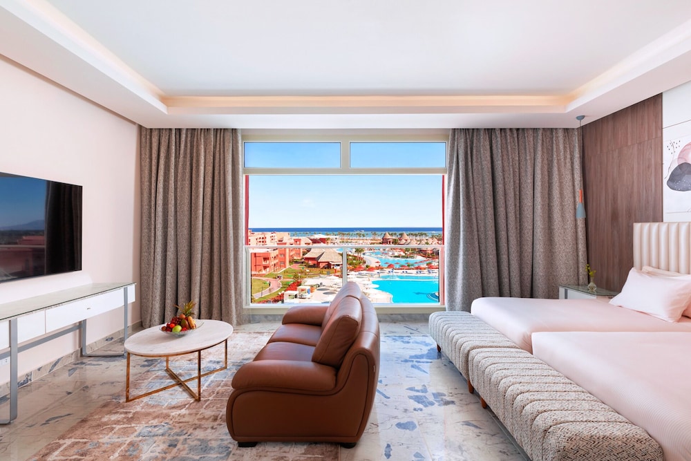 Presidential Suite, Pool View photo 3