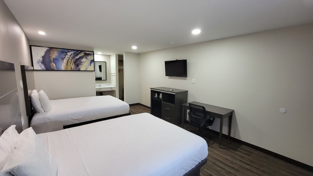 Room, 2 Queen Beds, Non Smoking photo 3