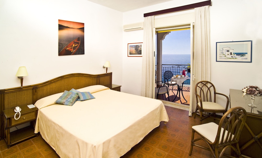 Quarto Triplo Superior, Terraço, Vista para o Mar