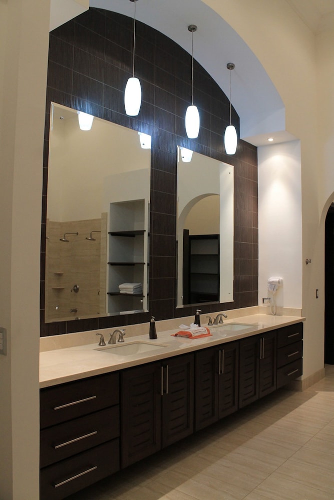 Luxury Penthouse, 3 Bedrooms, Ocean View photo 2