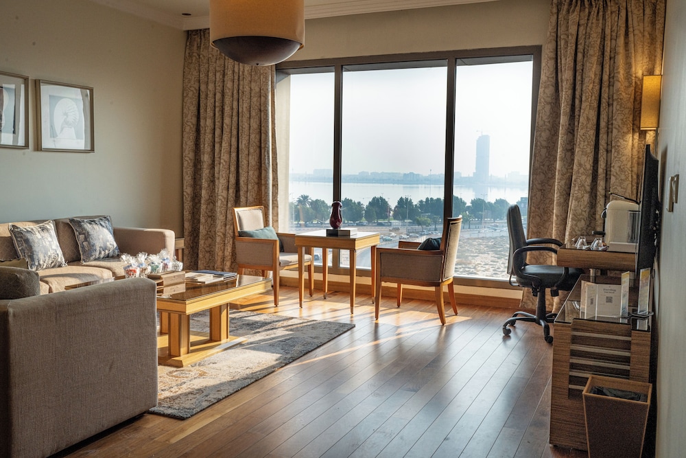 Presidential Studio, 1 King Bed, Kitchen, Sea View (Majestic)