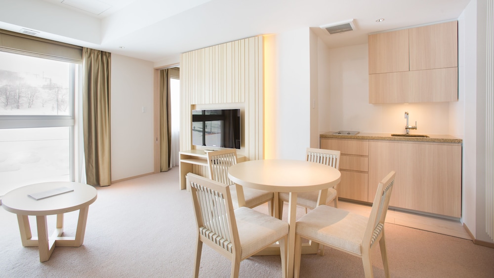 One Bedroom Suite - Mt. Yotei View