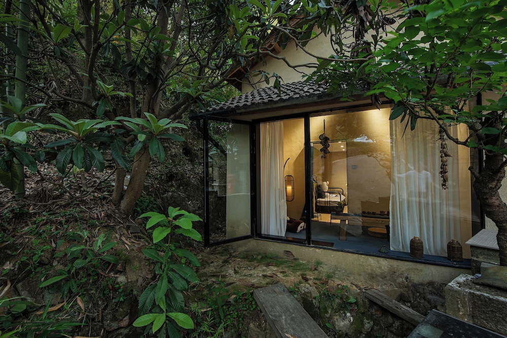 Romantic Cabin, Hill View
