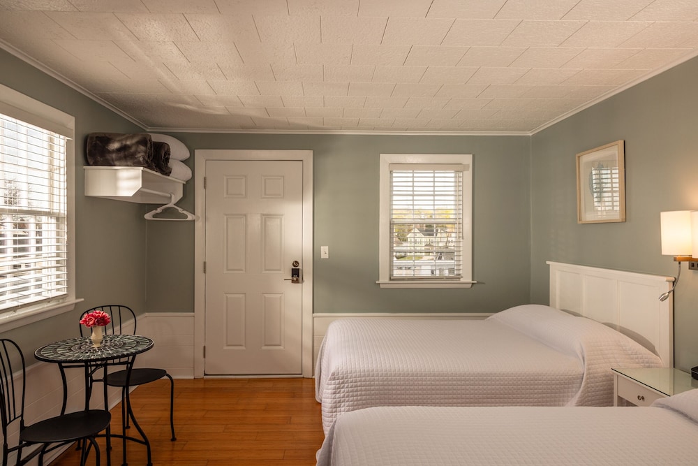 Standard Room photo 2