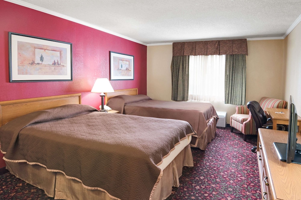 Suite, 2 Double Beds, Non Smoking photo 1