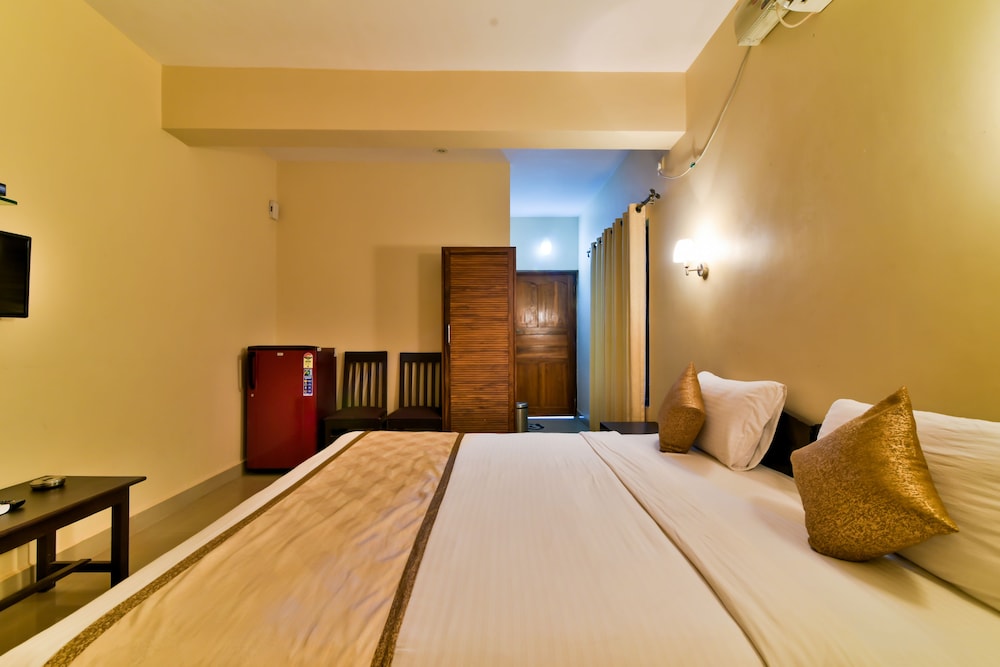Deluxe Room, 1 King Bed, Ocean View photo 3