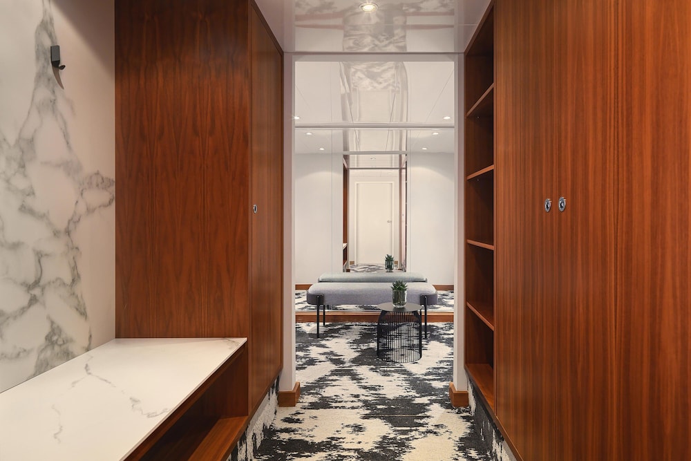 Club Suite, 1 King Bed - Photo 7
