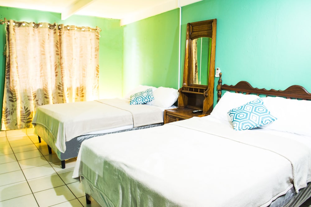 Standard Quadruple Room, 2 Double Beds photo 1