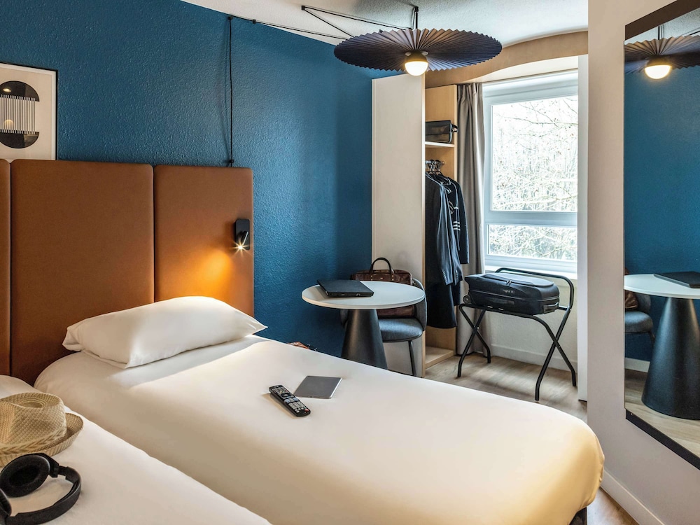 Standard Room, 2 Twin Beds - Photo 2