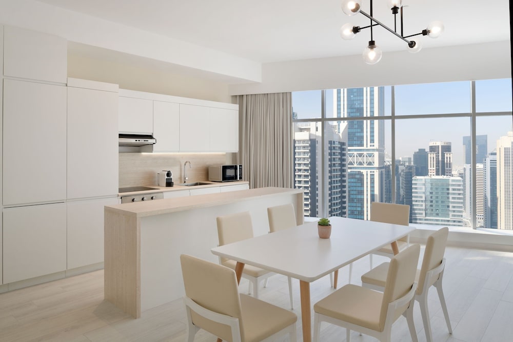 Apartment, 4 Bedrooms, City View - Photo 2