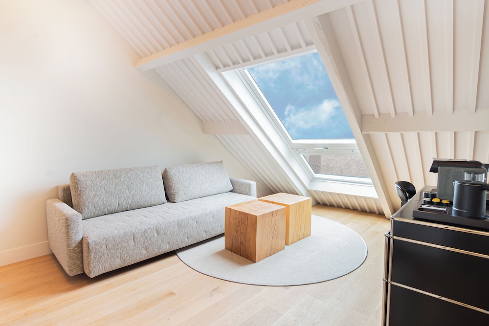 Mansard Suite - Photo 2