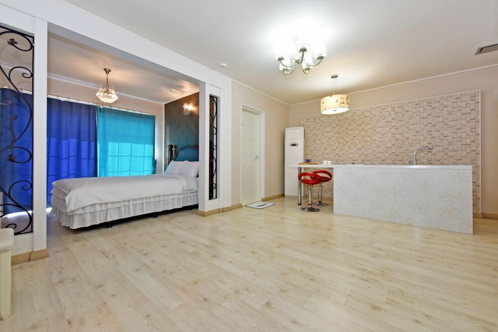 Room, Partial Sea View (Browny) photo 1