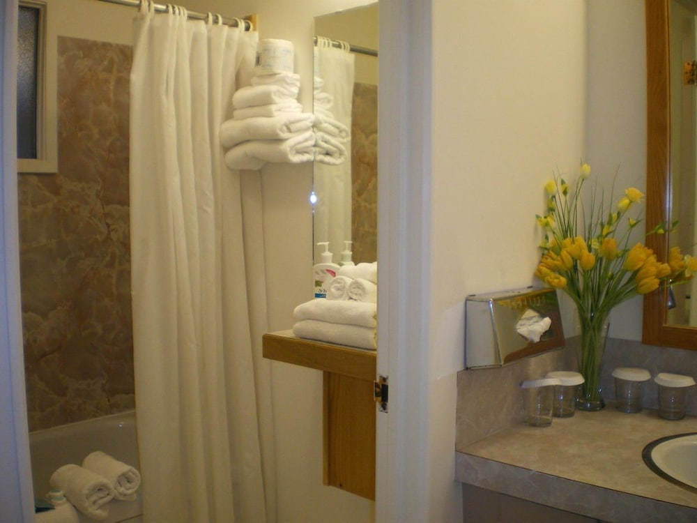 Queen Room with Garden View photo 3