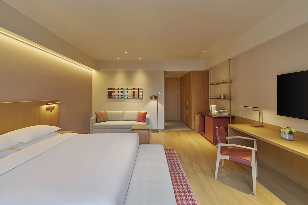 1 King Bed, Deluxe