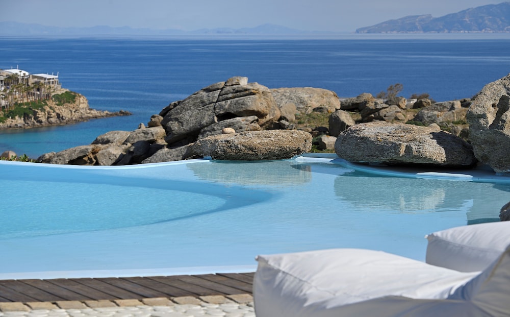 Villa, 6 Bedrooms, Smoking, Balcony