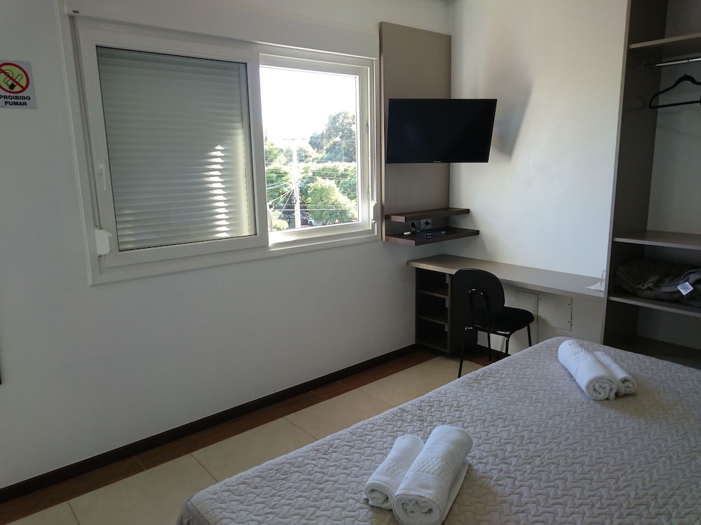 Comfort Room, 1 Queen Bed, Accessible photo 3