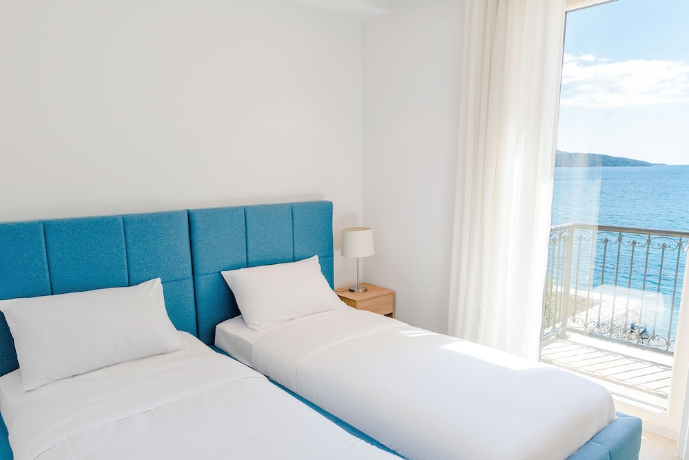 Luxury Three Bedroom Residence Sea View photo 1