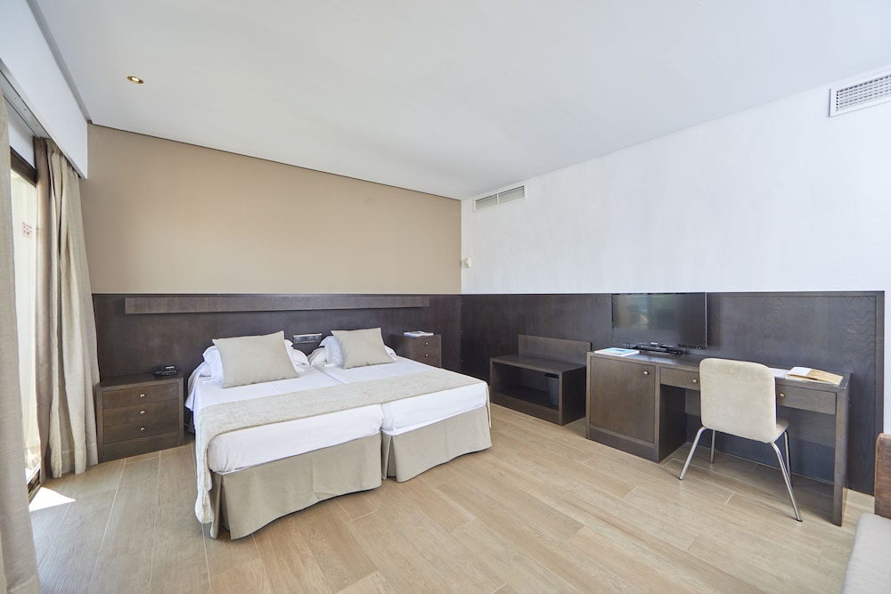 Superior Double Room, Balcony, Sea View photo 2