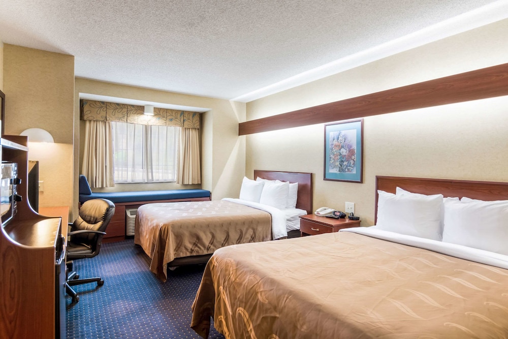 Standard Room, 2 Queen Beds photo 2